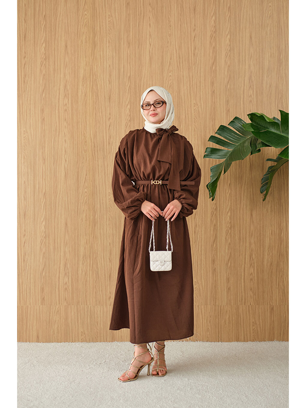 Kadın Boyun Bağlamalı Kemerli Elbise Kahverengi-3