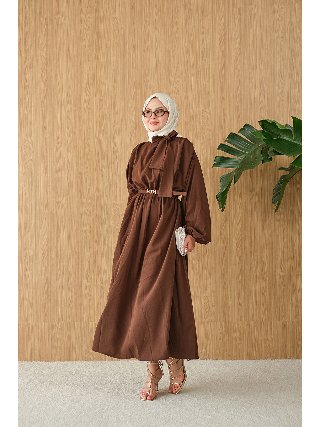 Kadın Boyun Bağlamalı Kemerli Elbise Kahverengi-4