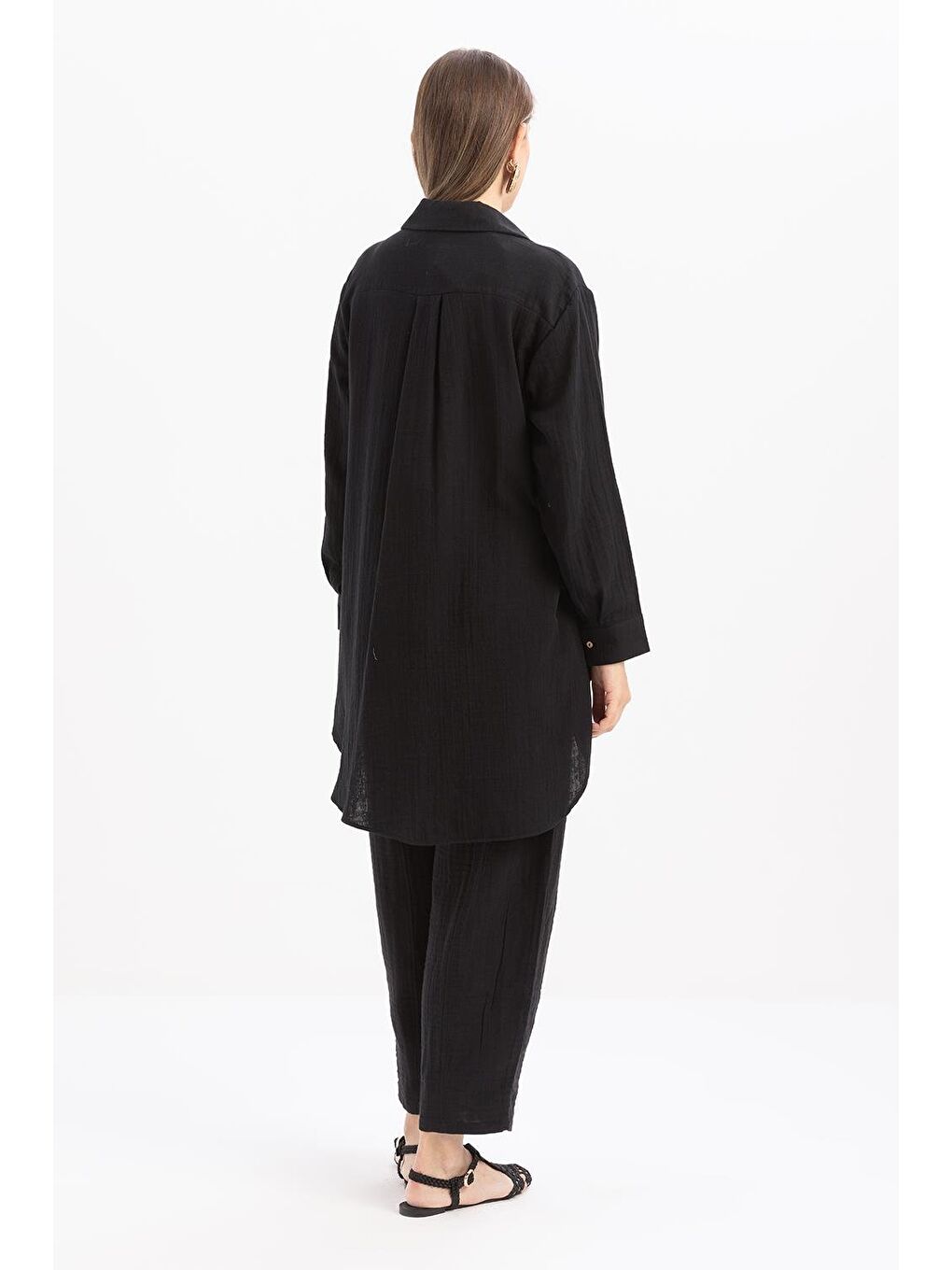 Siyah-Arkası Uzun Patlı Gömlek-3