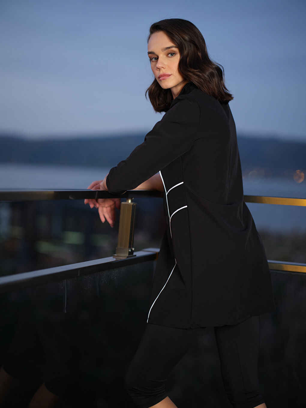 Siyah Kadın Fermuarlı Biyeli Dik Yaka Zarif Kaprili Kapalı Spor Mayo-5