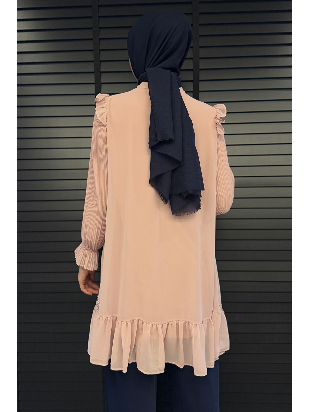 Pembe Tesettür Kol Piliseli Güpürlü Şifon Tunik-6