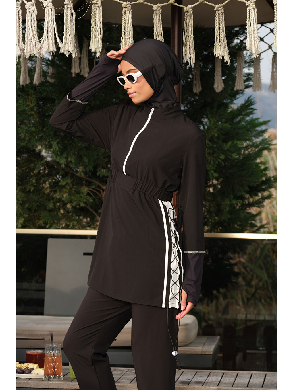 Siyah Kadın Fermuarlı Beli Lastikli Kapalı Dik Yaka Su Tutmayan Hızlı Kuruyan Tesettür Mayo-1