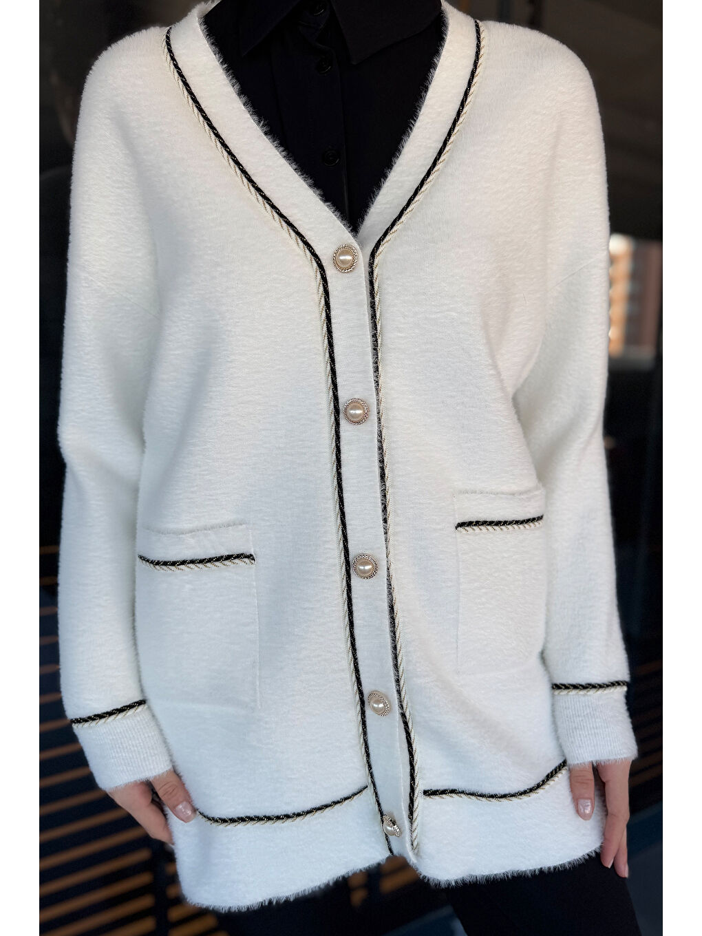 Beyaz Kadın Çift Cepli Ön Düğmeli Sakallı Tesettür Hırka-5