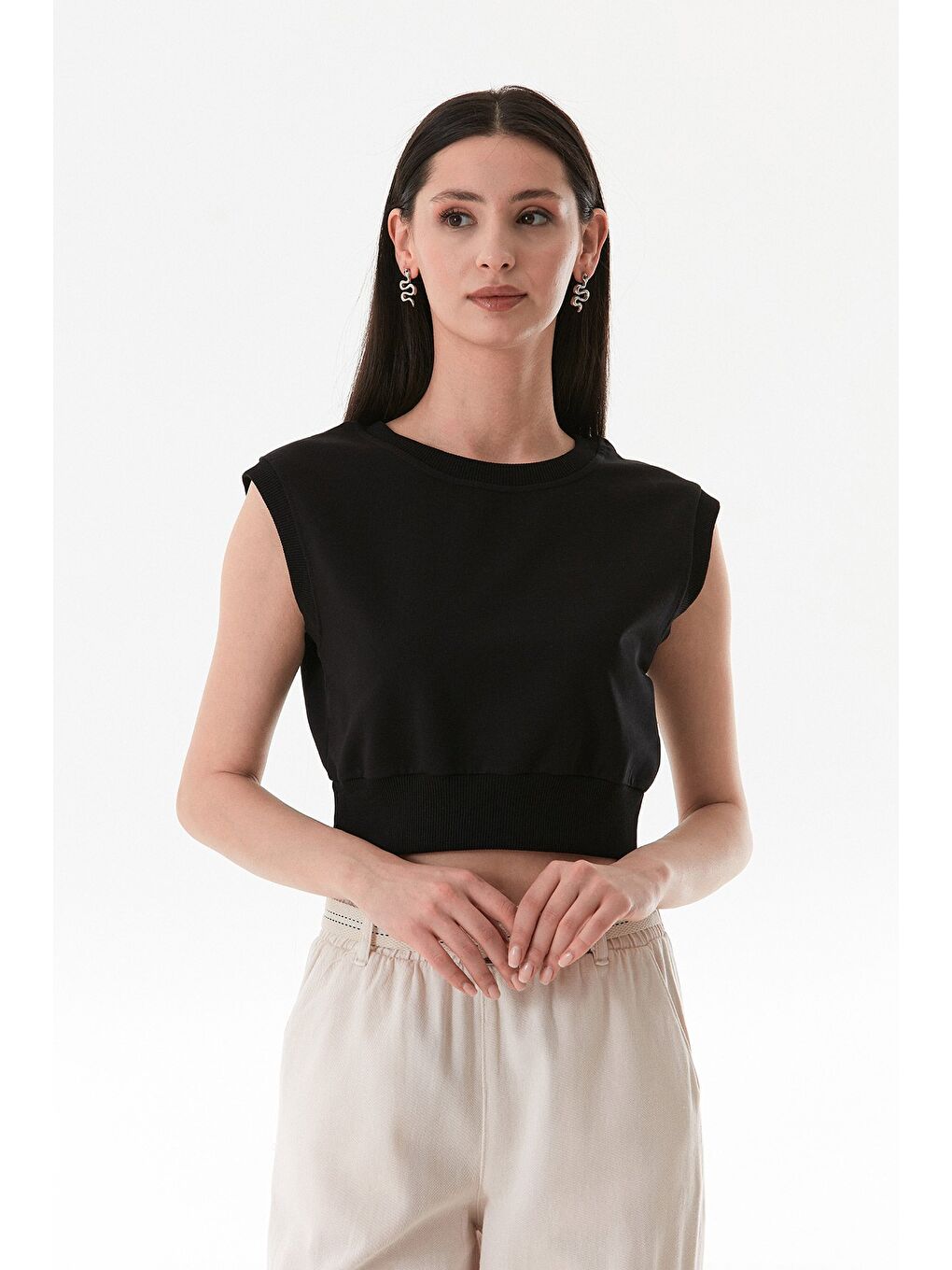 Siyah Basic Ribanalı Kolsuz Tişört-1