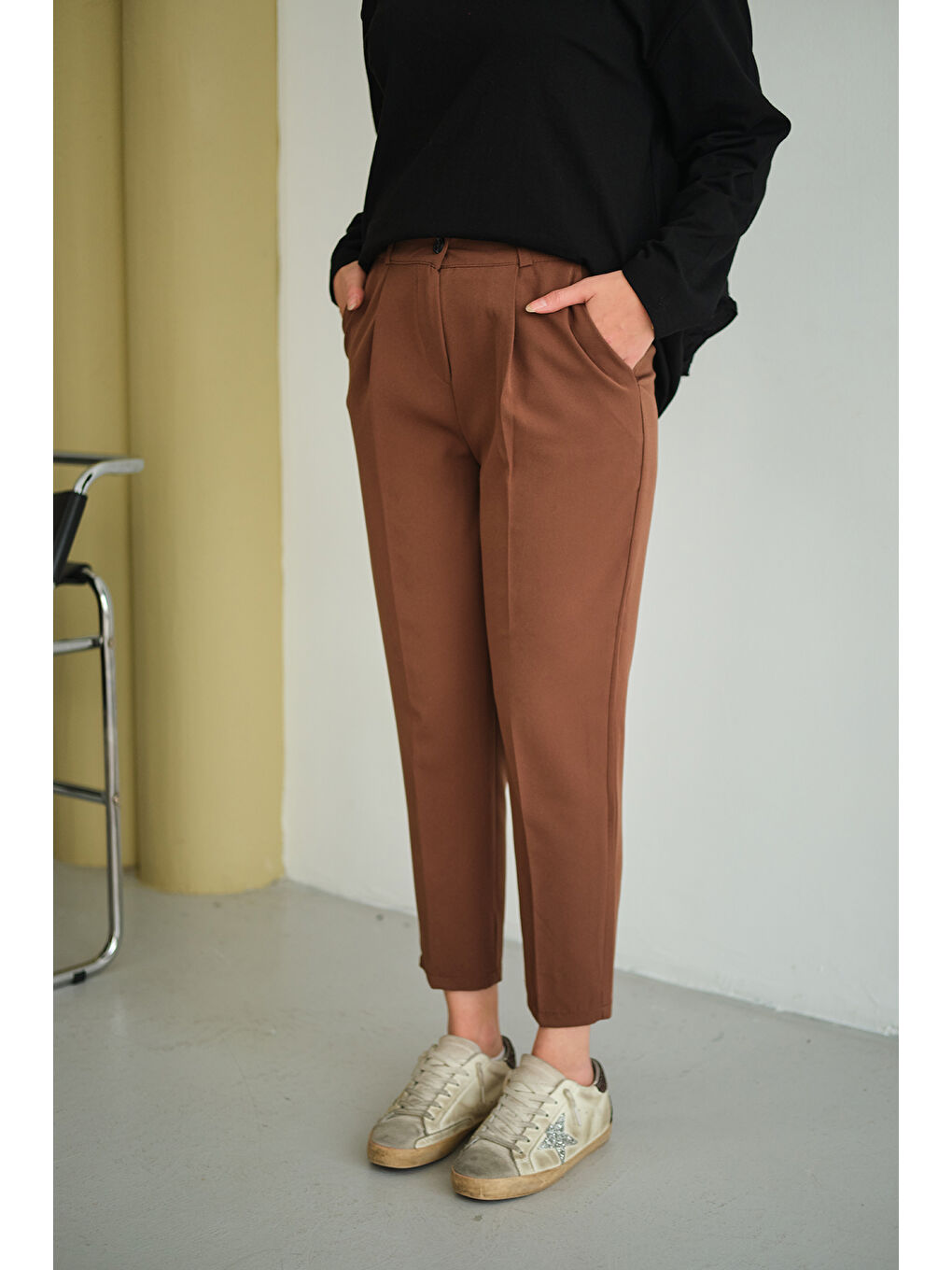 Kadın Pileli Düz Paça Pantolon Kahverengi-1