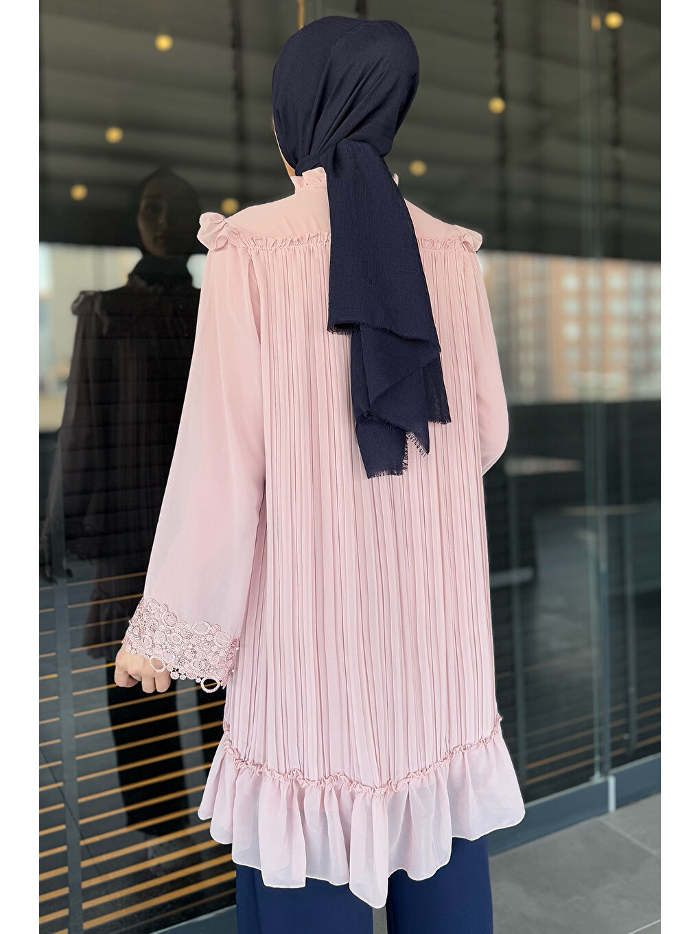 Pembe Kadın Ön Bağlamalı Güpürlü İncili Tesettür Pileli Tunik-6