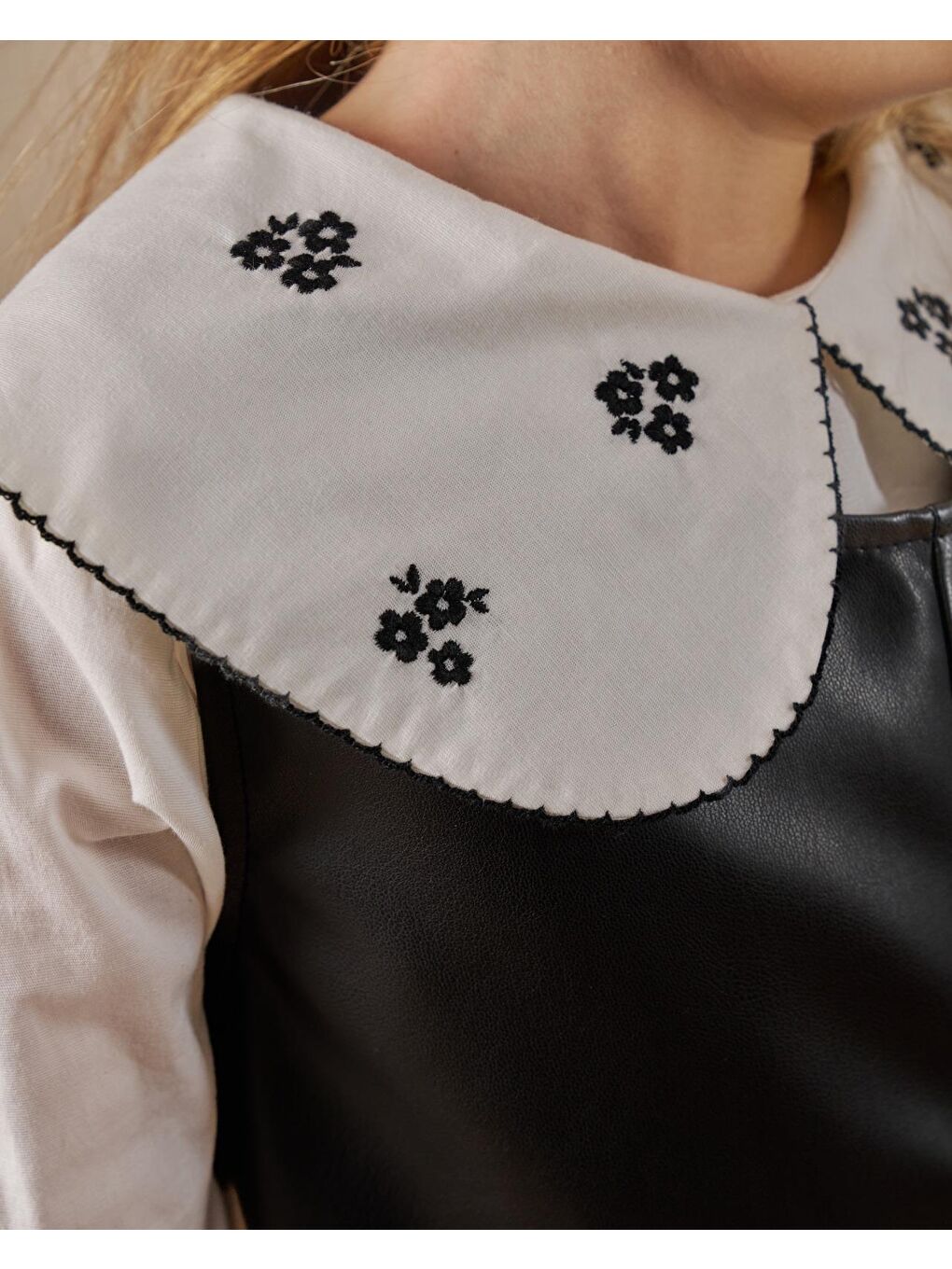 Siyah Kız Çocuk Pamuklu Gömlekli Deri Görünümlü Elbiseli Elbise-2