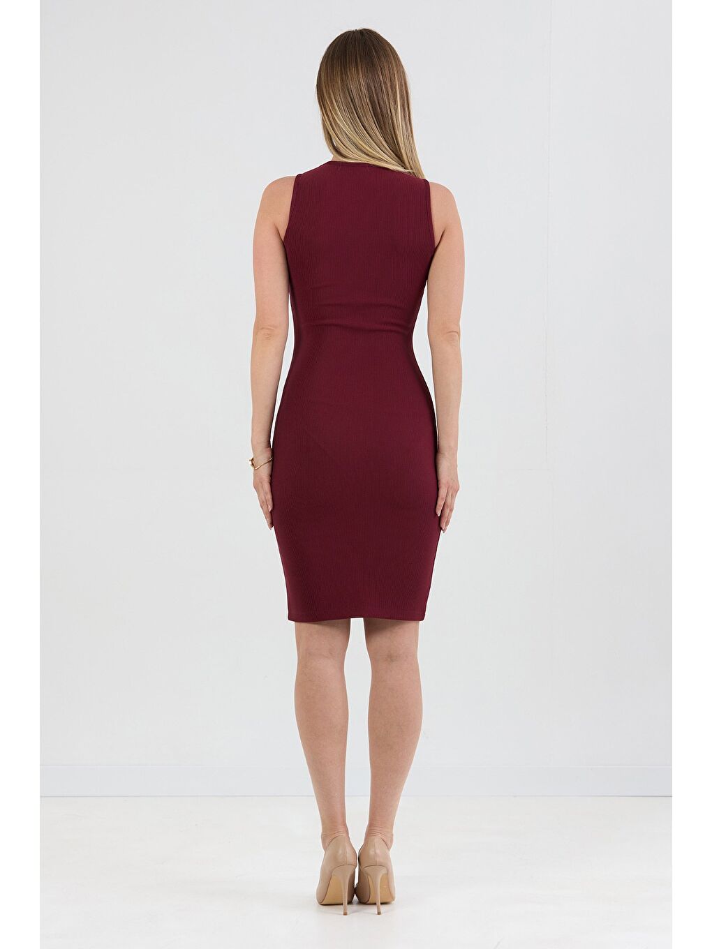 Bordo Fitilli Omzu Pencere Detaylı Elbise-3