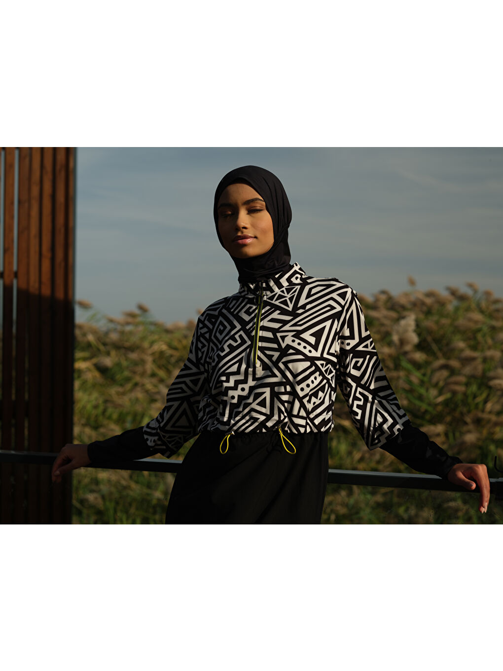 Siyah Kadın Fermuarlı Su Tutmayan Beli Lastikli Dik Yaka Tesettür Mayo-1