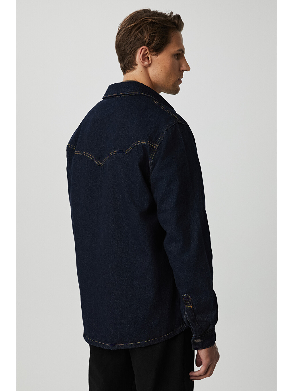 Borna Erkek Rinse Denim Rahat Geniş Kesim Ceket Görünümlü Lacivert Ceket-4