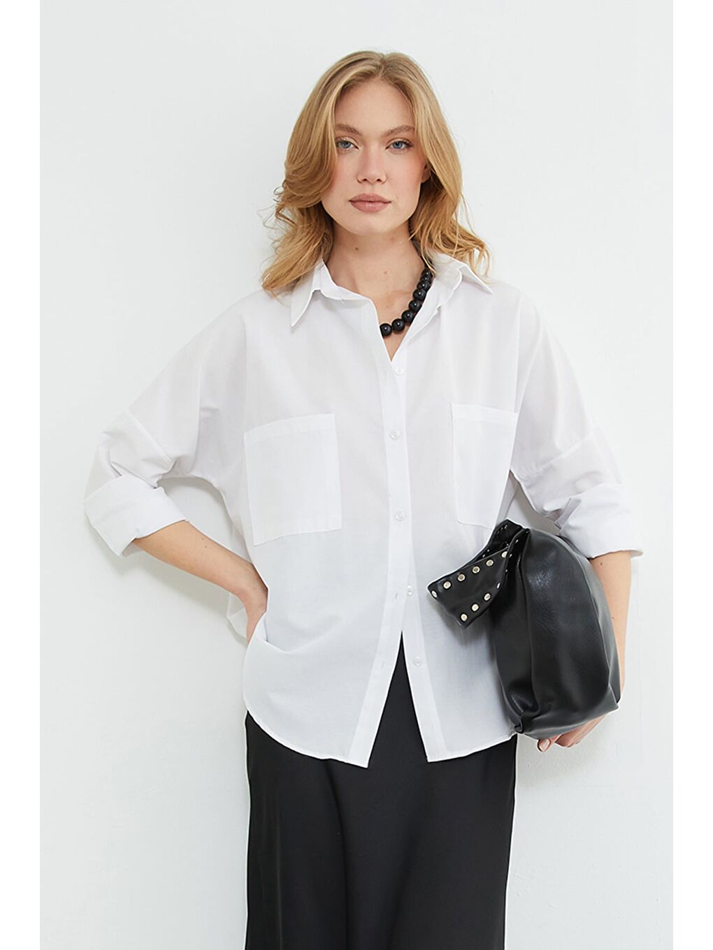 Beyaz Basic Çift Cepli Gömlek
