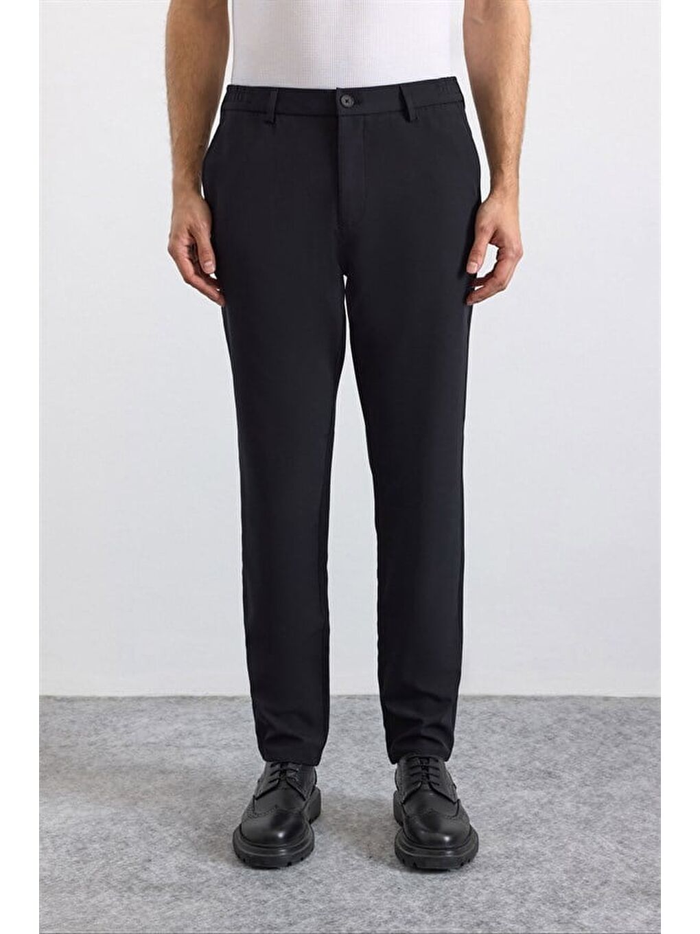 Siyah Slim Düz Pike Kemerli Yıkamalı Jogger Pantolon-1
