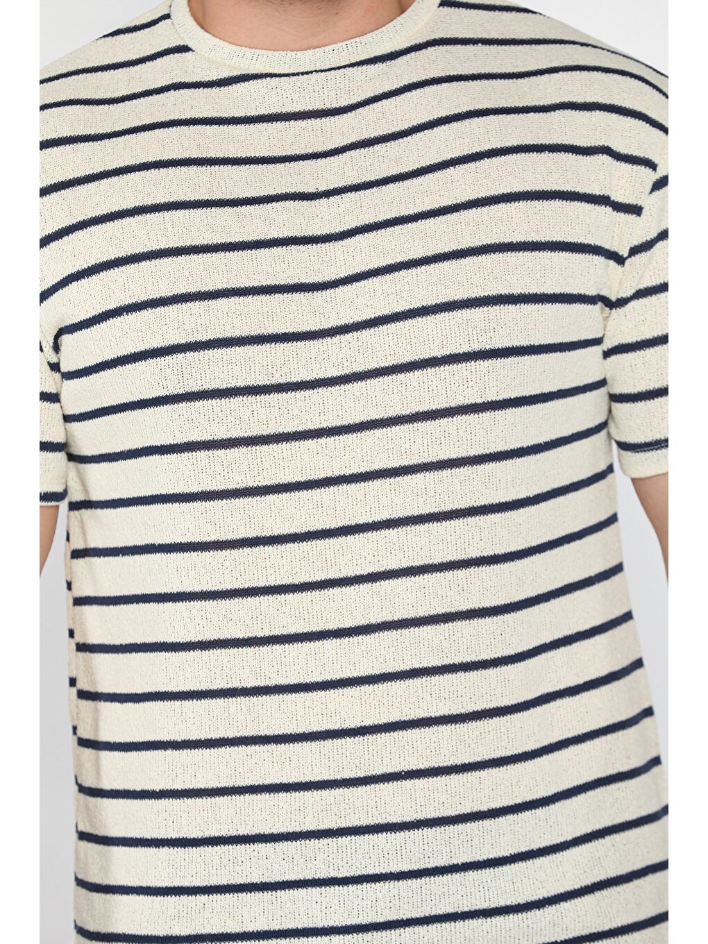 Ekru Bisiklet Yaka Çizgi Desenli Erkek Tişört-3
