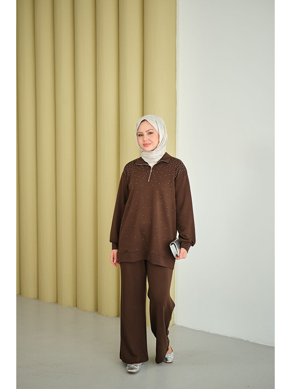 Kadın Yarım Fermuarlı Taşlı Takım Kahverengi-2