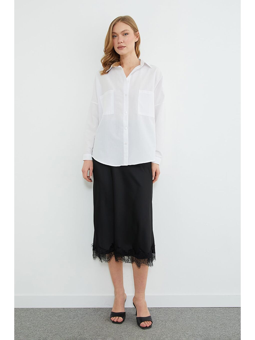 Beyaz Basic Çift Cepli Gömlek-3