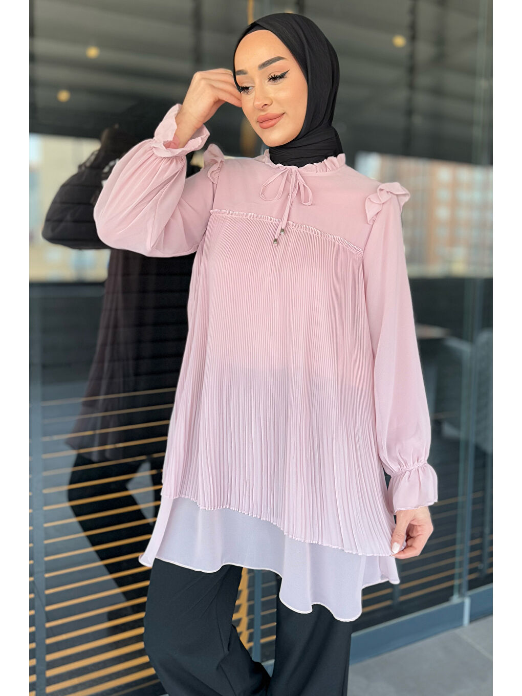 Pembe Kadın Yaka Bağlamalı Pileli Tesettür Şifon Tunik-2