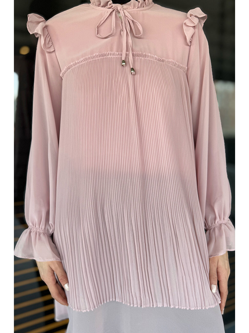 Pembe Kadın Yaka Bağlamalı Pileli Tesettür Şifon Tunik-5