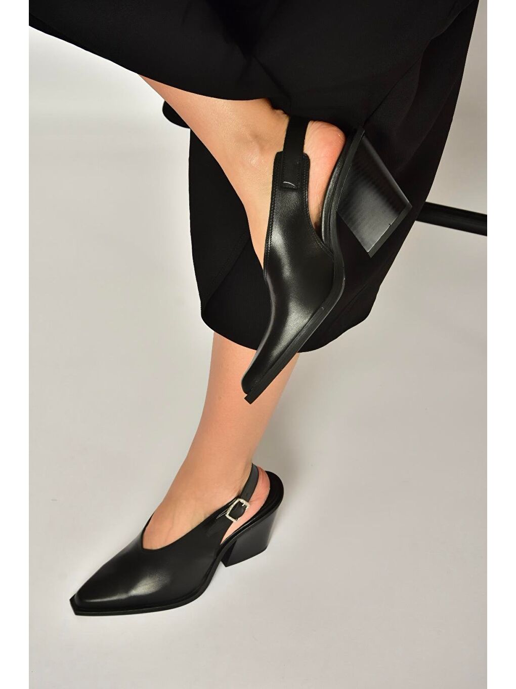 Siyah Kadın Topuklu Ayakkabı U654304103-3