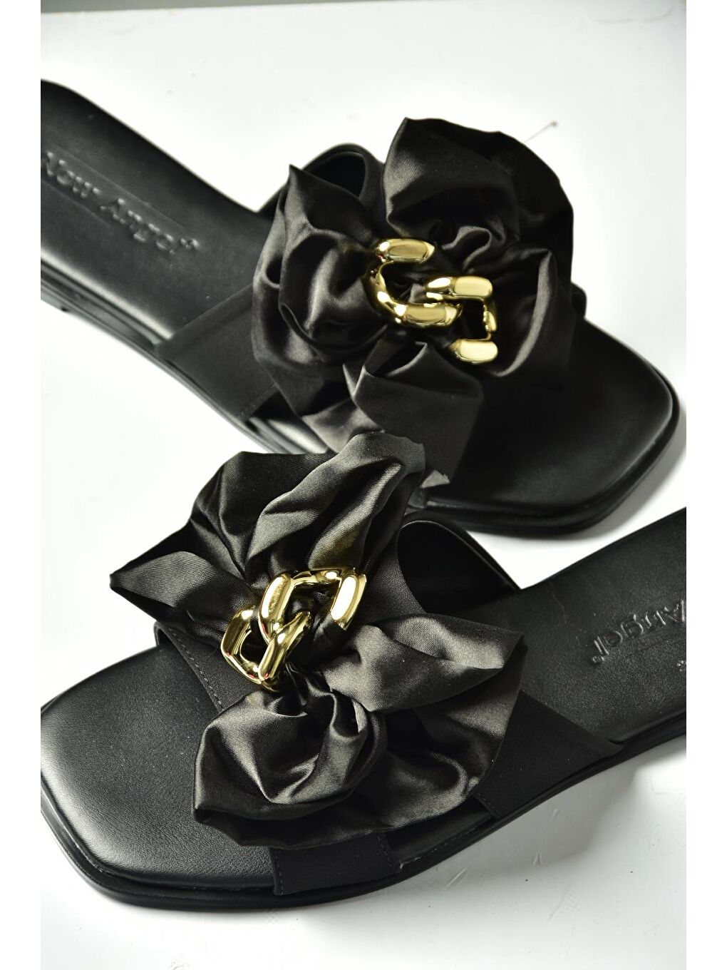 Siyah Kadın Terlik U676172504-4