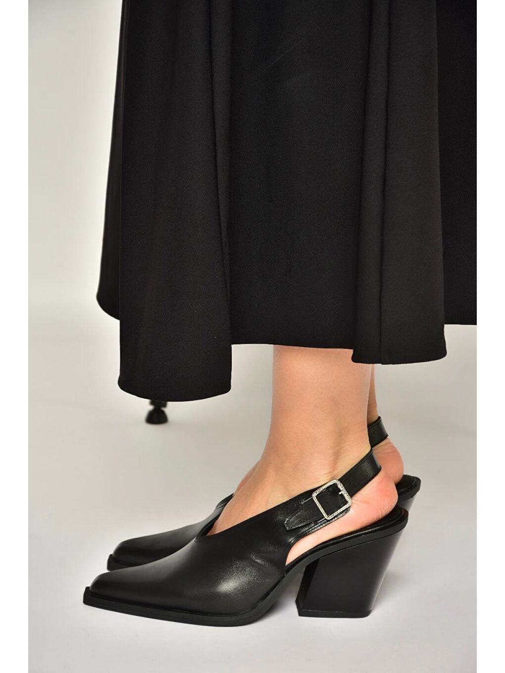 Siyah Kadın Topuklu Ayakkabı U654304103-5