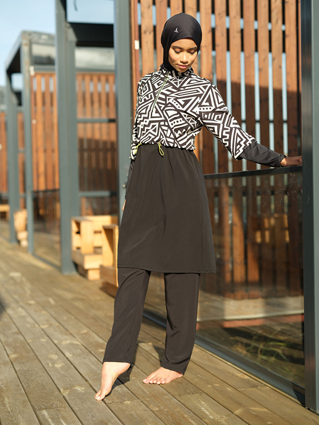 Siyah Kadın Fermuarlı Su Tutmayan Beli Lastikli Dik Yaka Tesettür Mayo-4