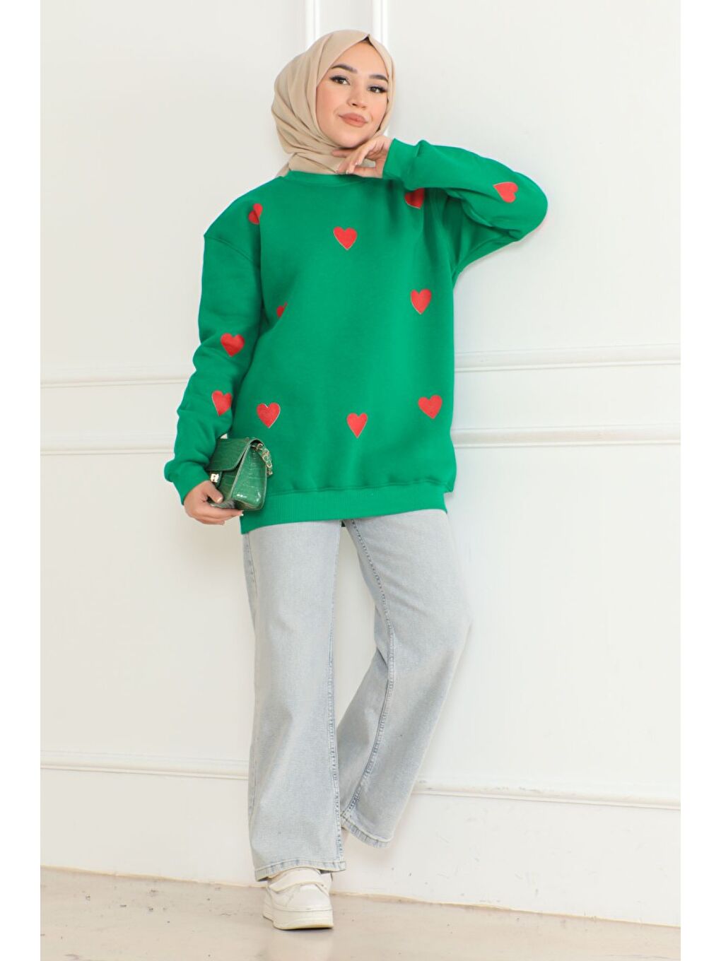 Yeşil Kadın Üç İplik Bisiklet Yaka Kalpli Sweatshirt Yesil - 26659-1