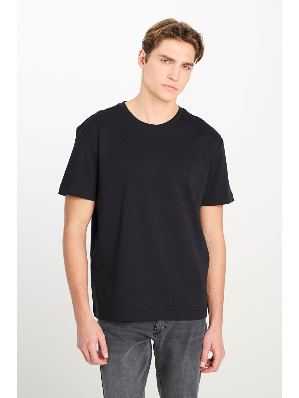 %100 Pamuk Relaxed Fit Geniş Kesim Bisiklet Yaka Siyah Basic T-shirt