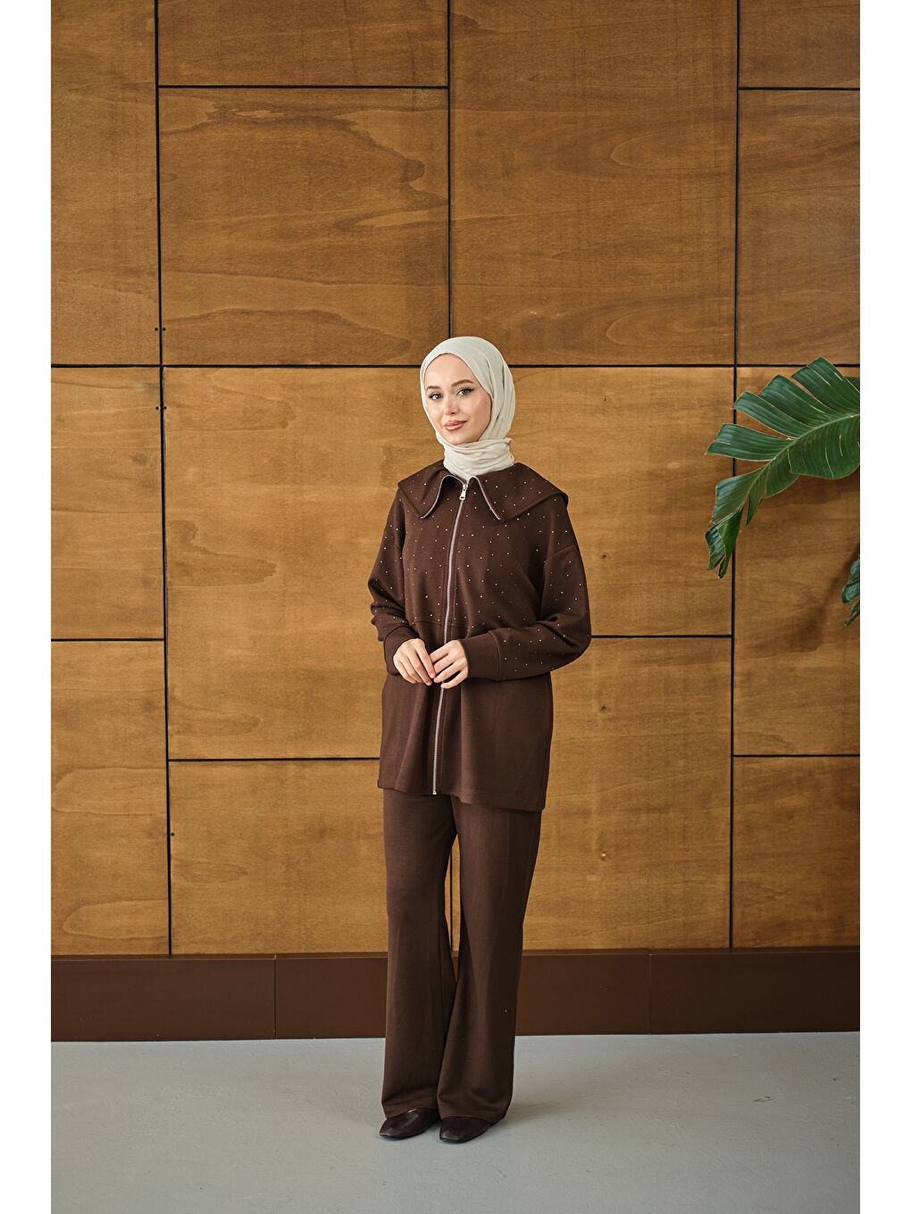 Kadın Gemici Yaka Taşlı Takım Kahverengi-1
