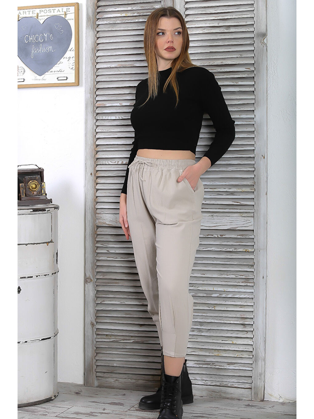 Bej 3/4 Kol Düğmeli Çift Cepli Lastikli Ve Bağlamalı Bel Kısa Paça Casual Pamuk Dokuma Pantolon-1