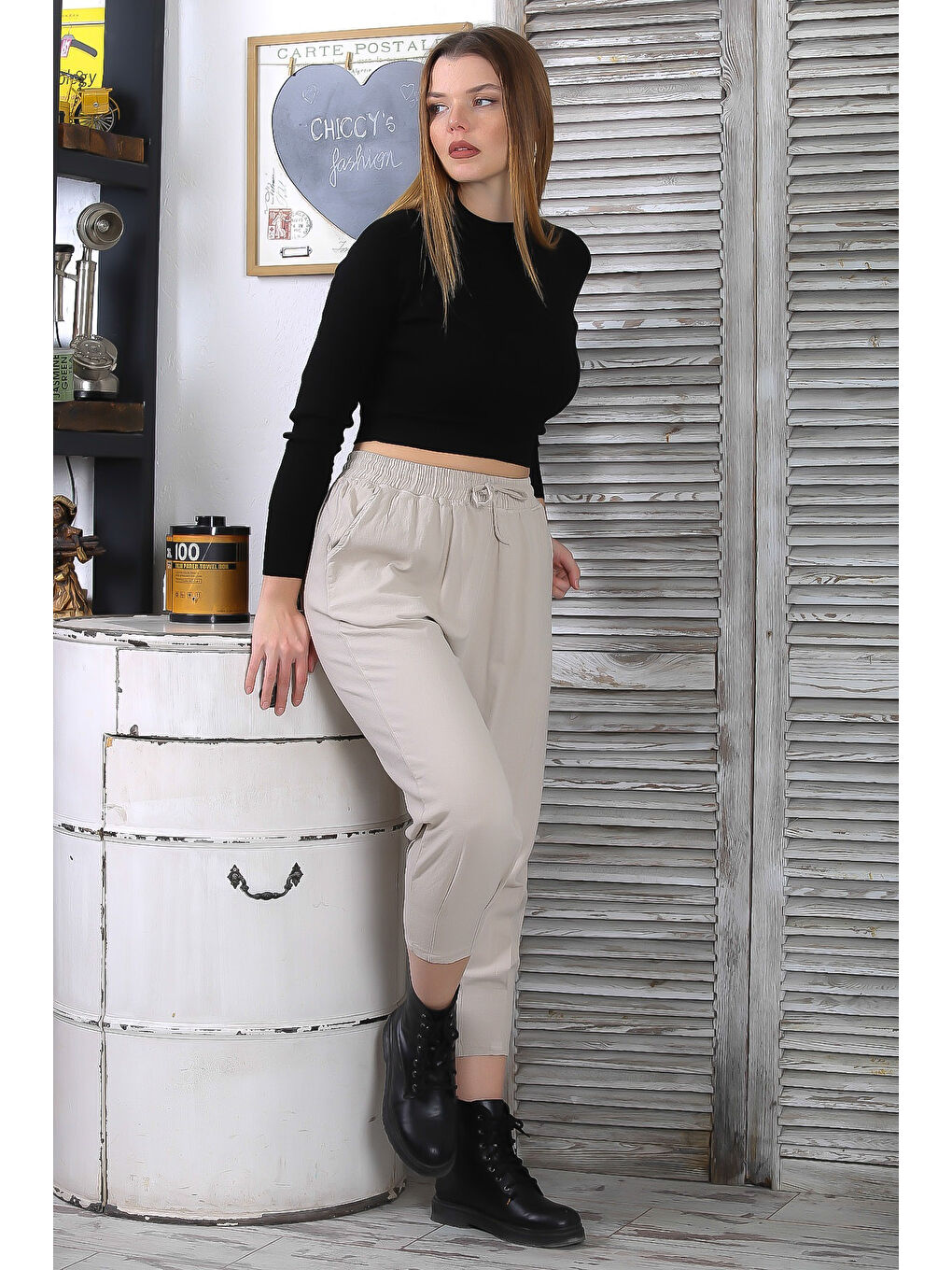 Bej 3/4 Kol Düğmeli Çift Cepli Lastikli Ve Bağlamalı Bel Kısa Paça Casual Pamuk Dokuma Pantolon-3