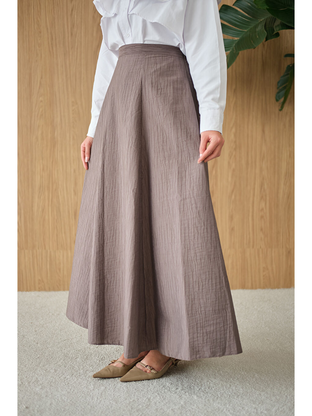 Bej Kadın Yandan Fermuarlı Kendinden Desen Etek Vizon