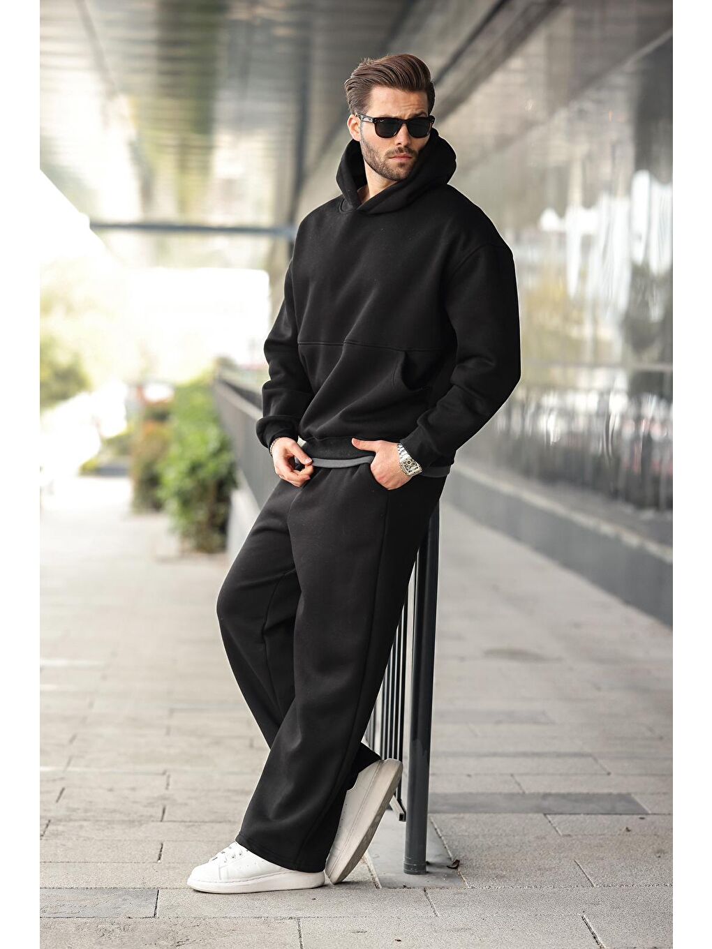 Siyah Kapüşonlu Kanguru Cep Erkek Eşofman Takımı E7338-1