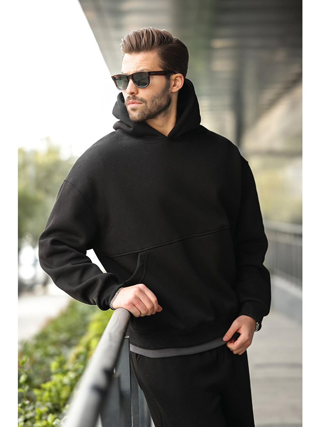 Siyah Kapüşonlu Kanguru Cep Erkek Eşofman Takımı E7338-2
