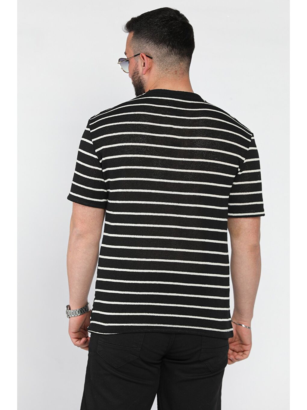 Siyah Bisiklet Yaka Çizgi Desenli Erkek Tişört-2
