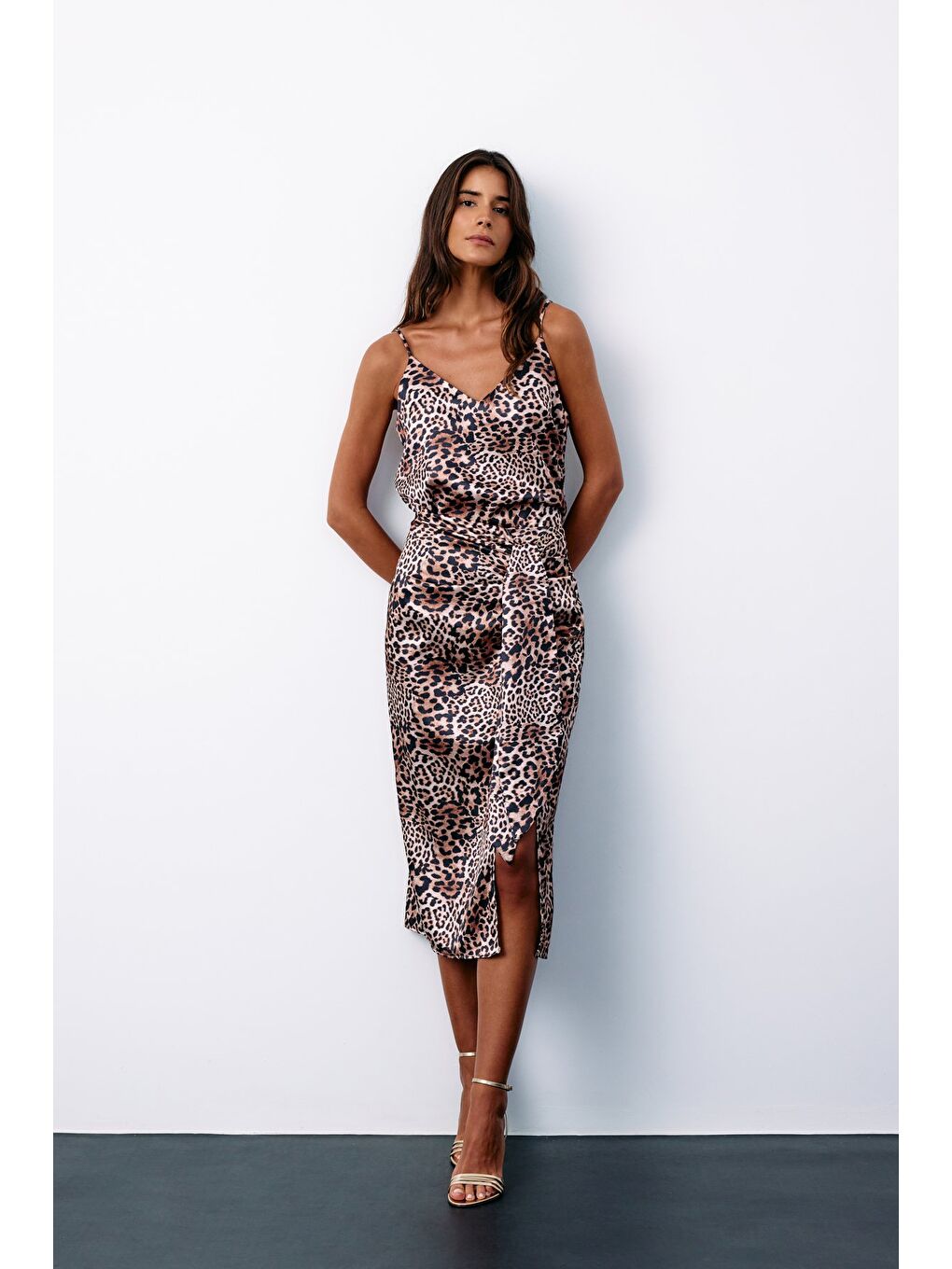 Bej Leopar Desenli Saten Etek - Vizon-1