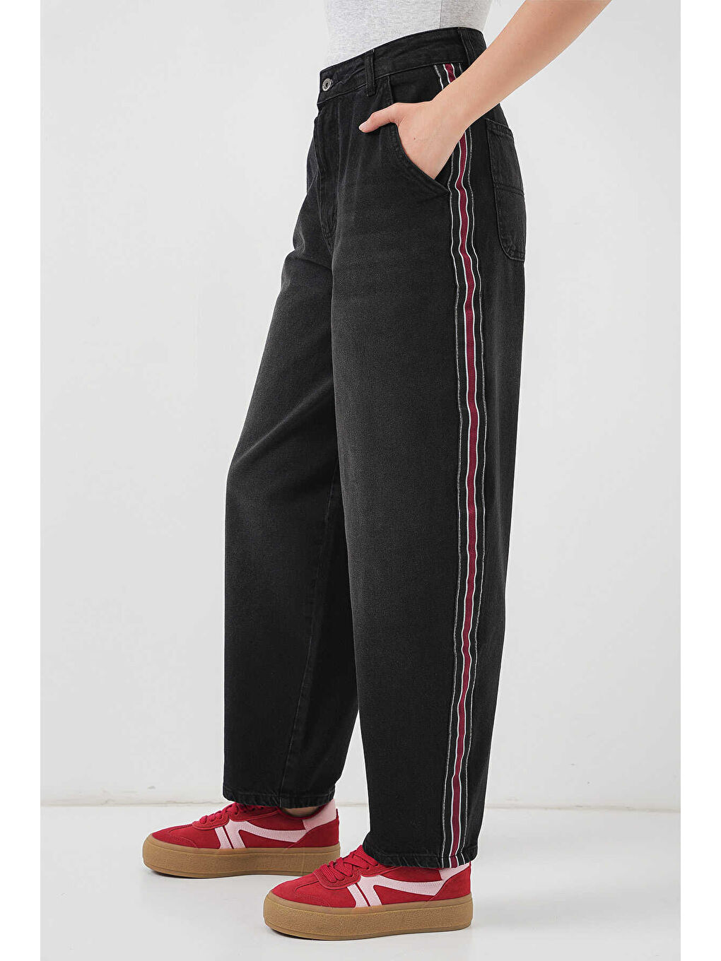 Gri Kadın Yanı Şeritli Pantolon 6700-1