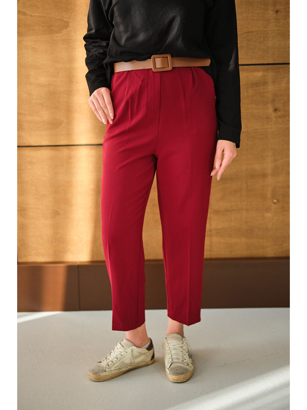Kadın Lastik Detay Kemerli Kumaş Pantolon Bordo-3