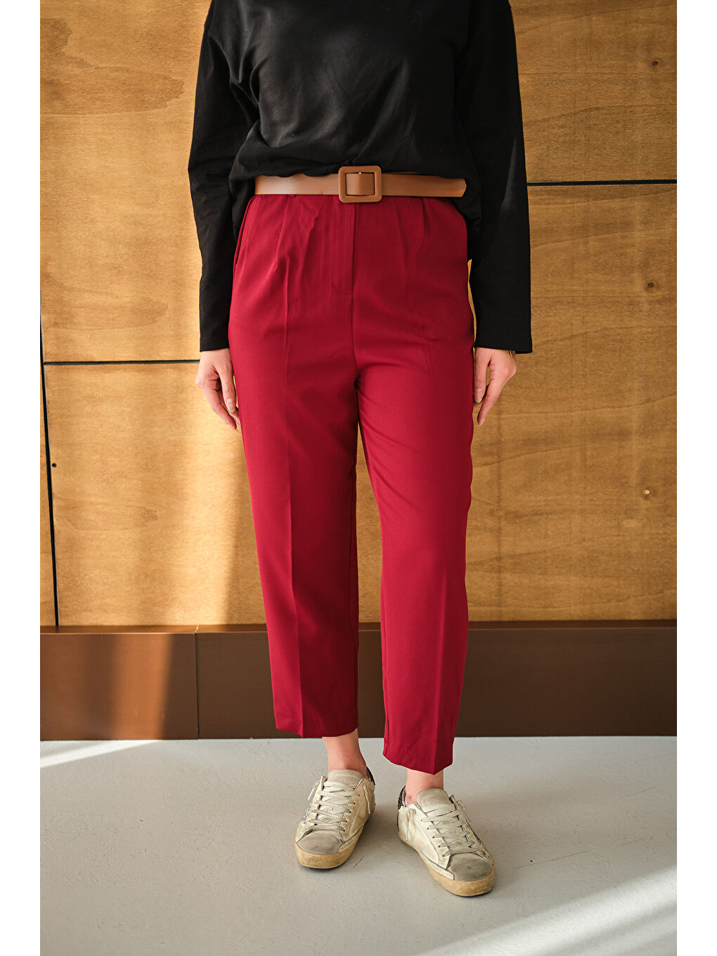 Kadın Lastik Detay Kemerli Kumaş Pantolon Bordo-4