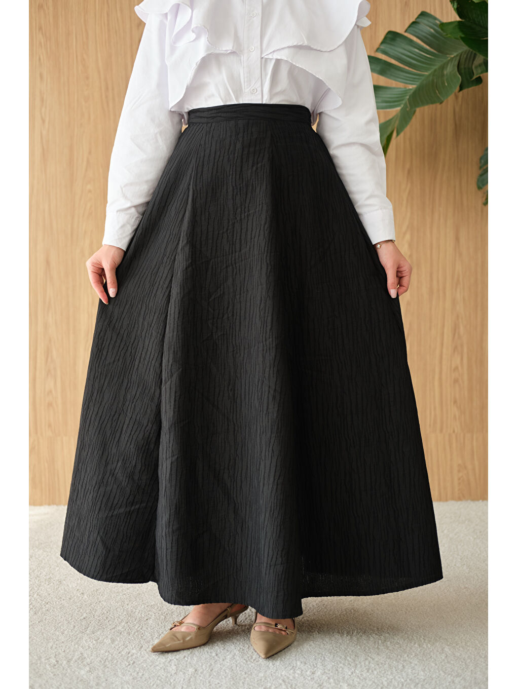 Kadın Yandan Fermuarlı Kendinden Desen Etek Siyah-1