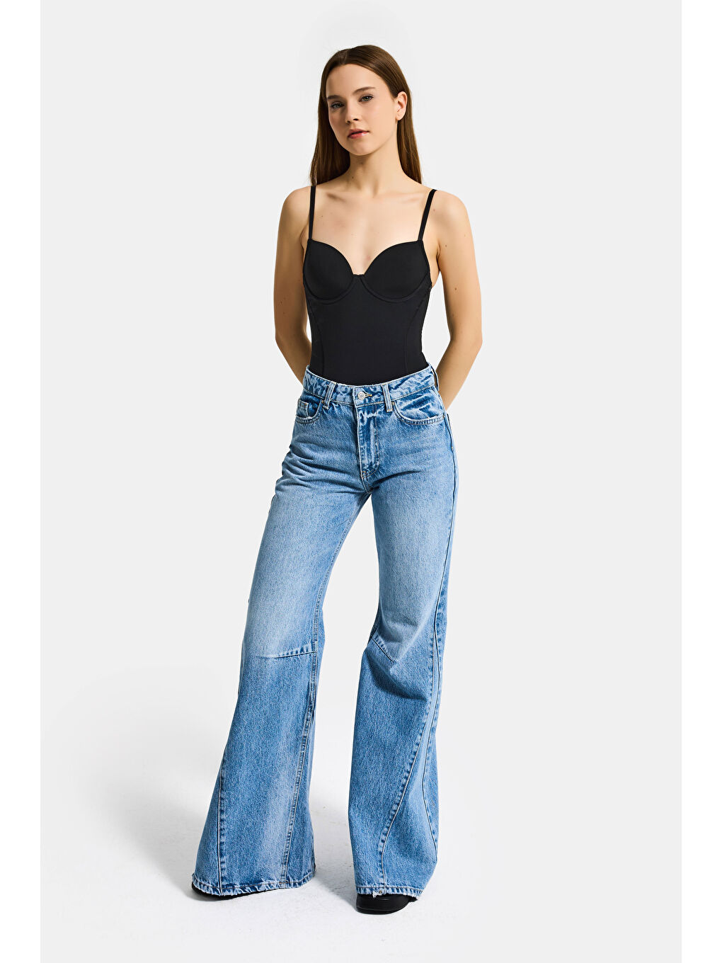 Kadın Siyah w5 Çıtçıtlı Toparlayıcı Dantel Detaylı Destekli Cup Tasarım Askılı Body-3