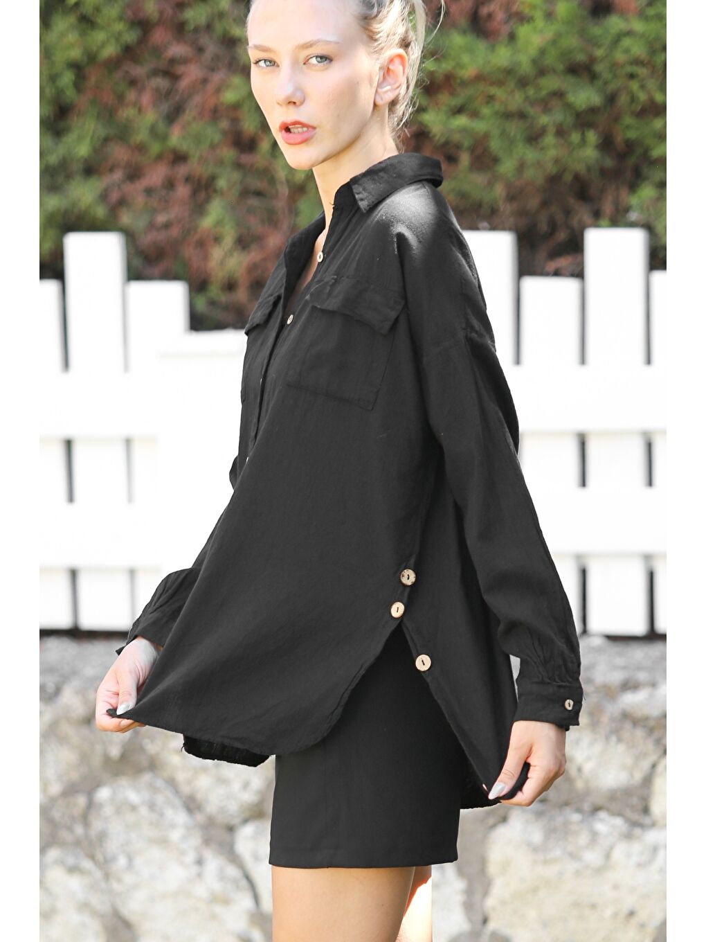 Organik Pamuk Siyah Gömlek Yaka Uzun Kol Çift Kapaklı Cepli Yanları Düğmeli Dokuma Casual Gömlek