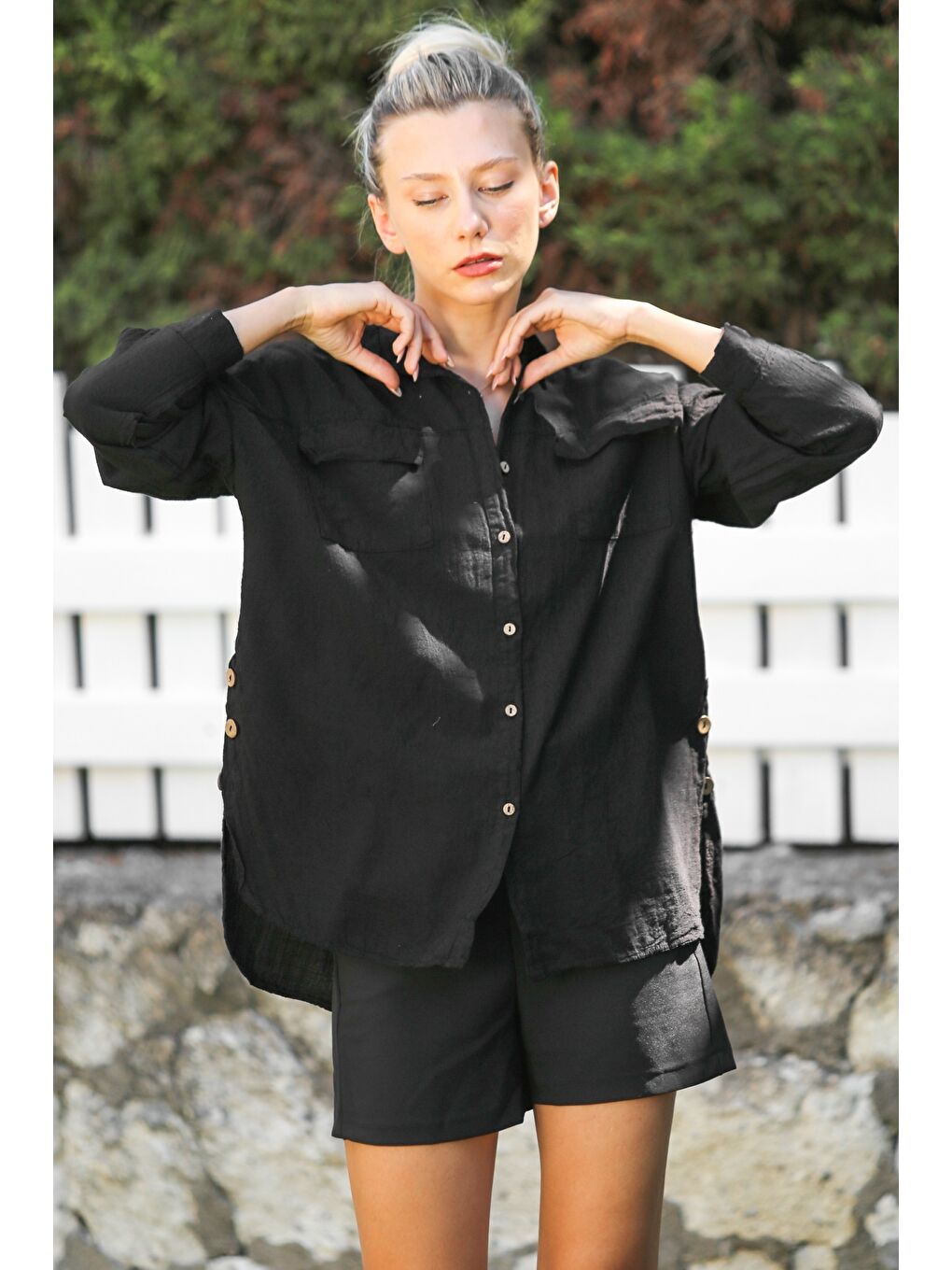 Organik Pamuk Siyah Gömlek Yaka Uzun Kol Çift Kapaklı Cepli Yanları Düğmeli Dokuma Casual Gömlek-3