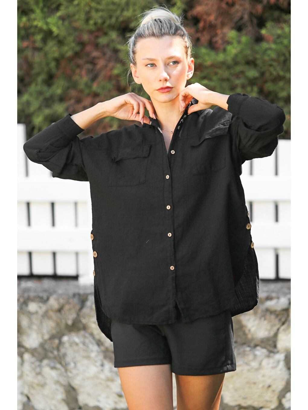 Organik Pamuk Siyah Gömlek Yaka Uzun Kol Çift Kapaklı Cepli Yanları Düğmeli Dokuma Casual Gömlek-4