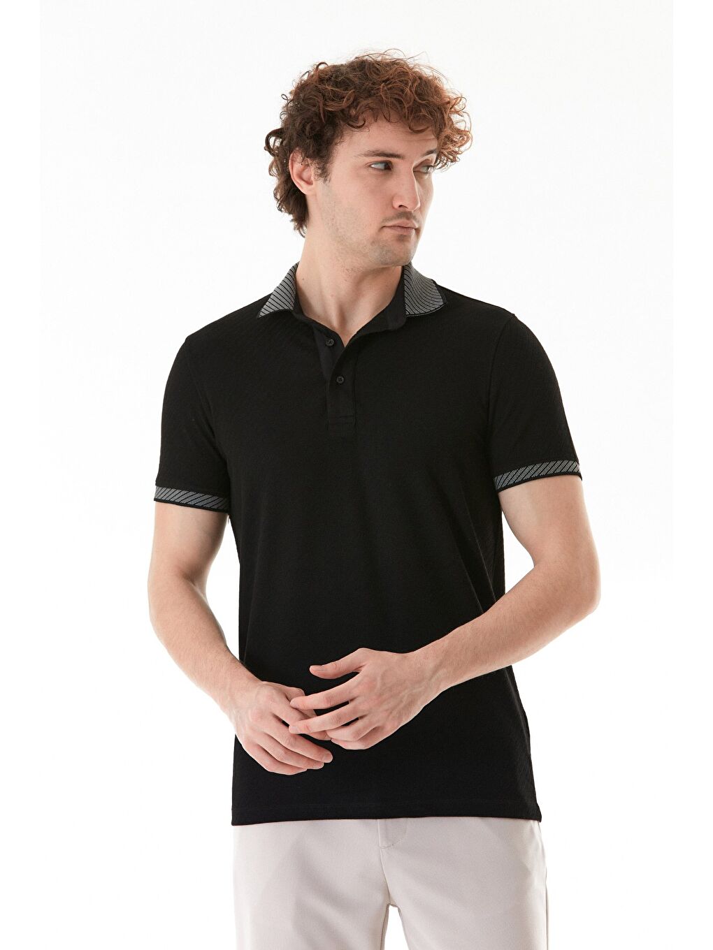 Siyah Desenli Slim Fit Polo Yaka Tişört