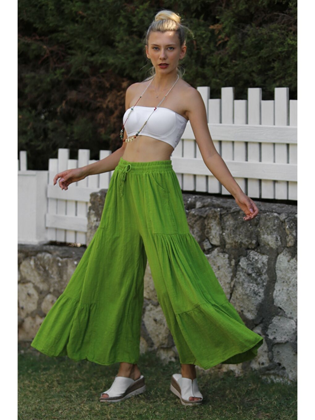 İtalyan Fıstık Yeşili Keten Dokuma Lastikli Ve Bağlamalı Bel İspanyol Paça Casual Pantolon