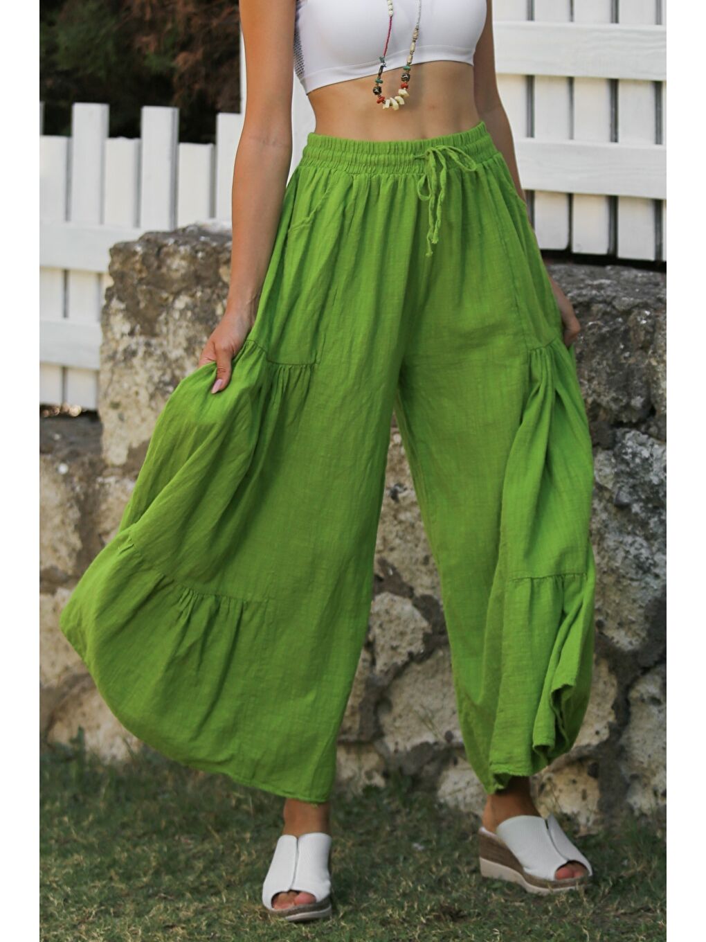 İtalyan Fıstık Yeşili Keten Dokuma Lastikli Ve Bağlamalı Bel İspanyol Paça Casual Pantolon-1