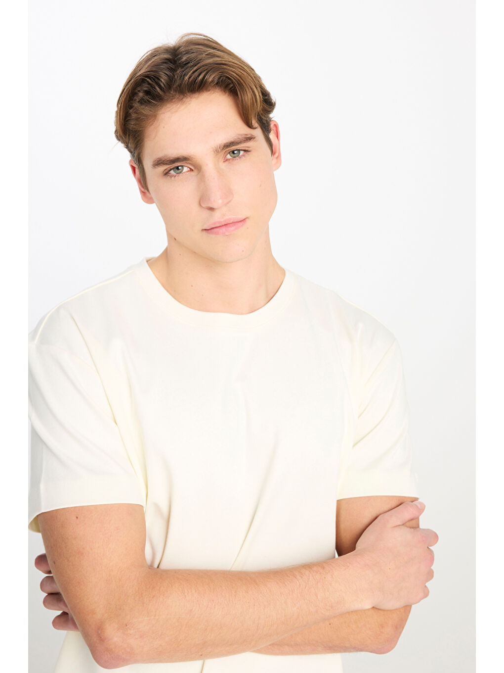 Beyaz %100 Pamuk Relaxed Fit Geniş Kesim Bisiklet Yaka Ekru Basic T-shirt-3