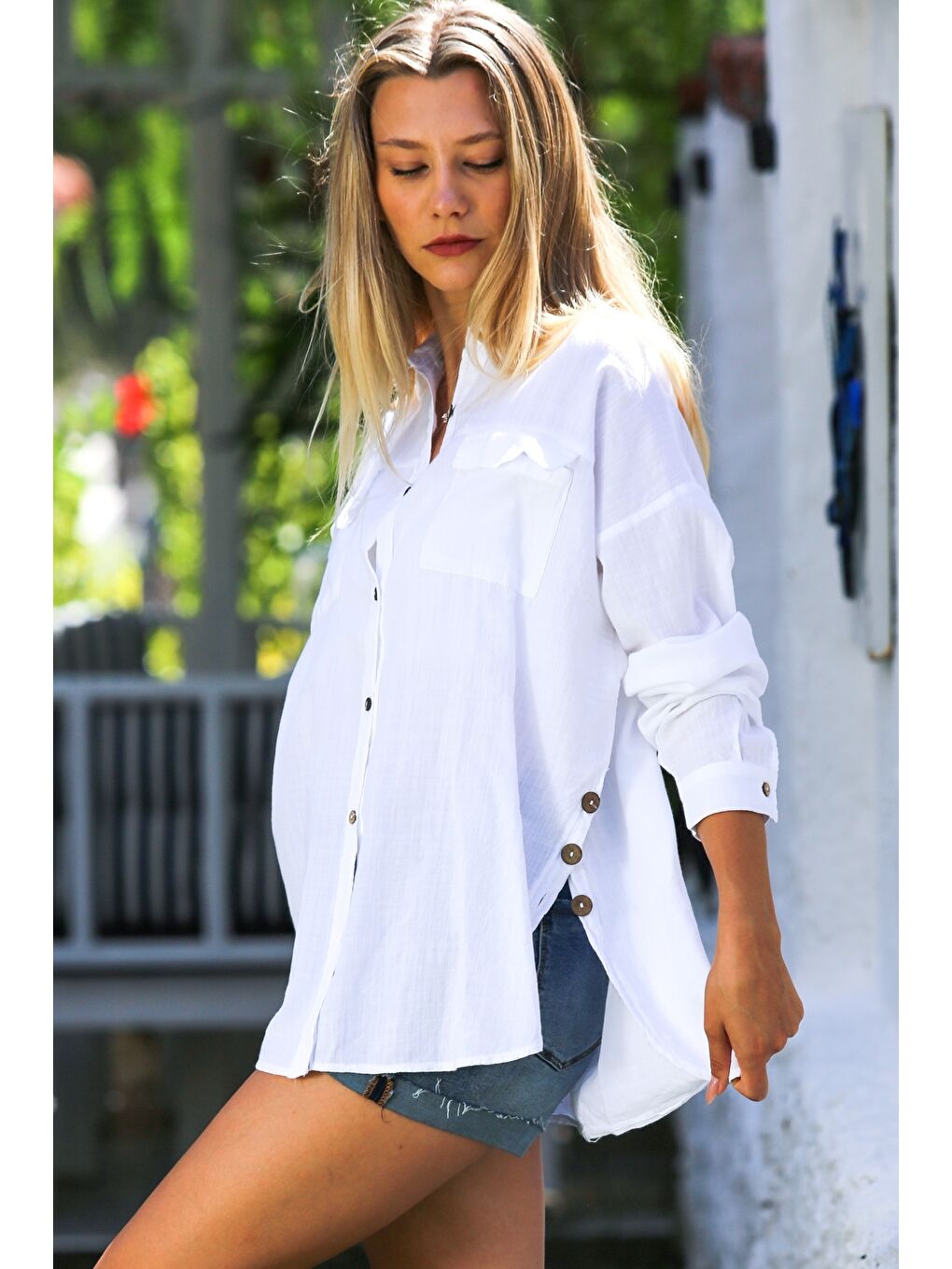 Organik Pamuk Beyaz Gömlek Yaka Uzun Kol Çift Kapaklı Cepli Yanları Düğmeli Dokuma Casual Gömlek