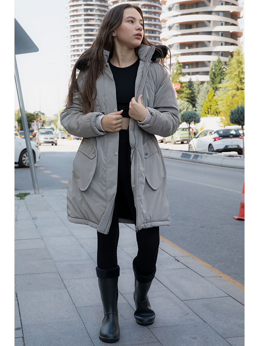 Gri Cep Detaylı İçi Kürklü Çıkarılabilir Kapüşonlu Kız Çocuk Şişme Mont 21339-3