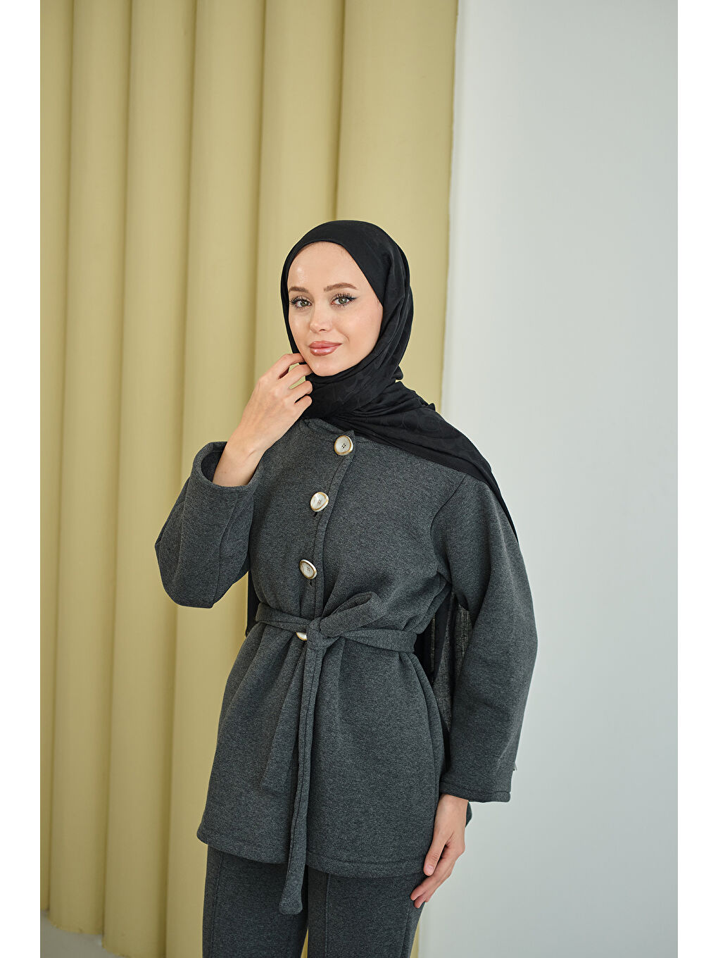 Gri Kadın Yan Düğmeli Bel Bağlamalı Midi Boy Takım Füme-2